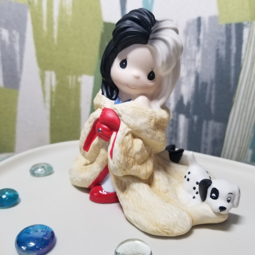 Precious Moments Disney Showcase Collection You Are Such A Dahling Fur Coat Dog